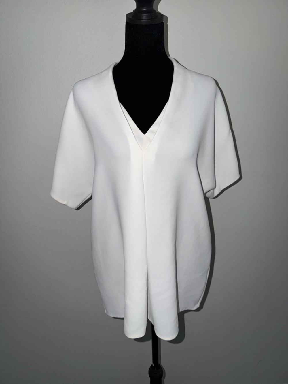 Vince Dolman Short Sleeve Collor V Neck Crepe Top